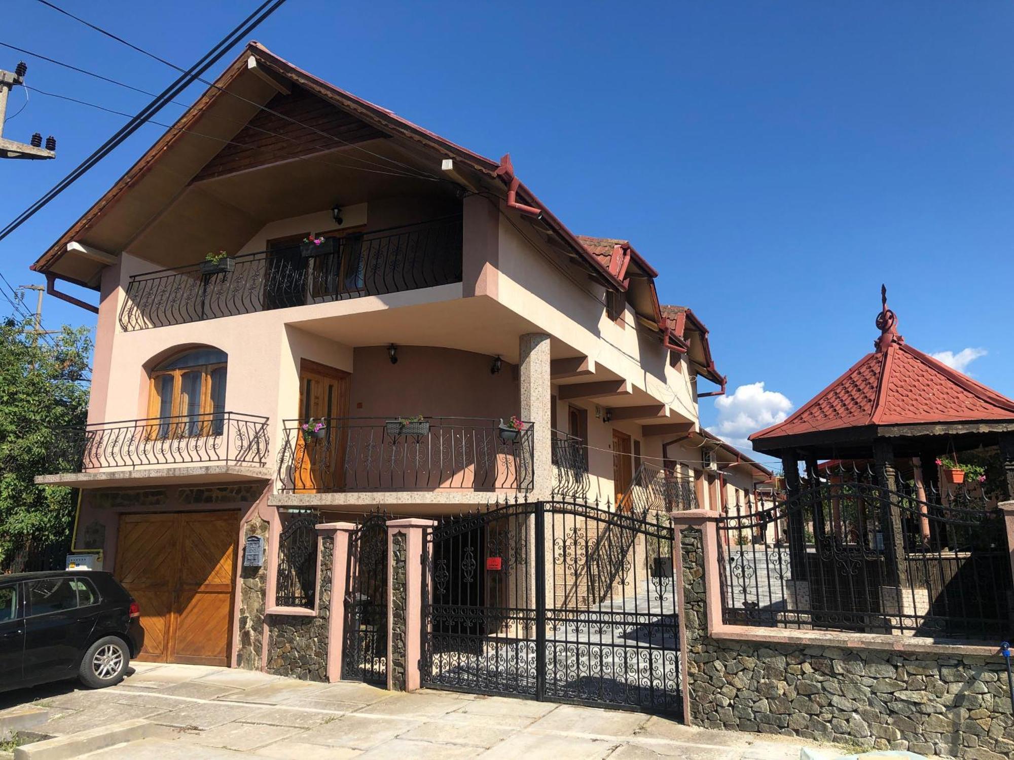 Târgu Jiu La Conac Complex Deluxe Targu-Jiu B&B 외부 사진