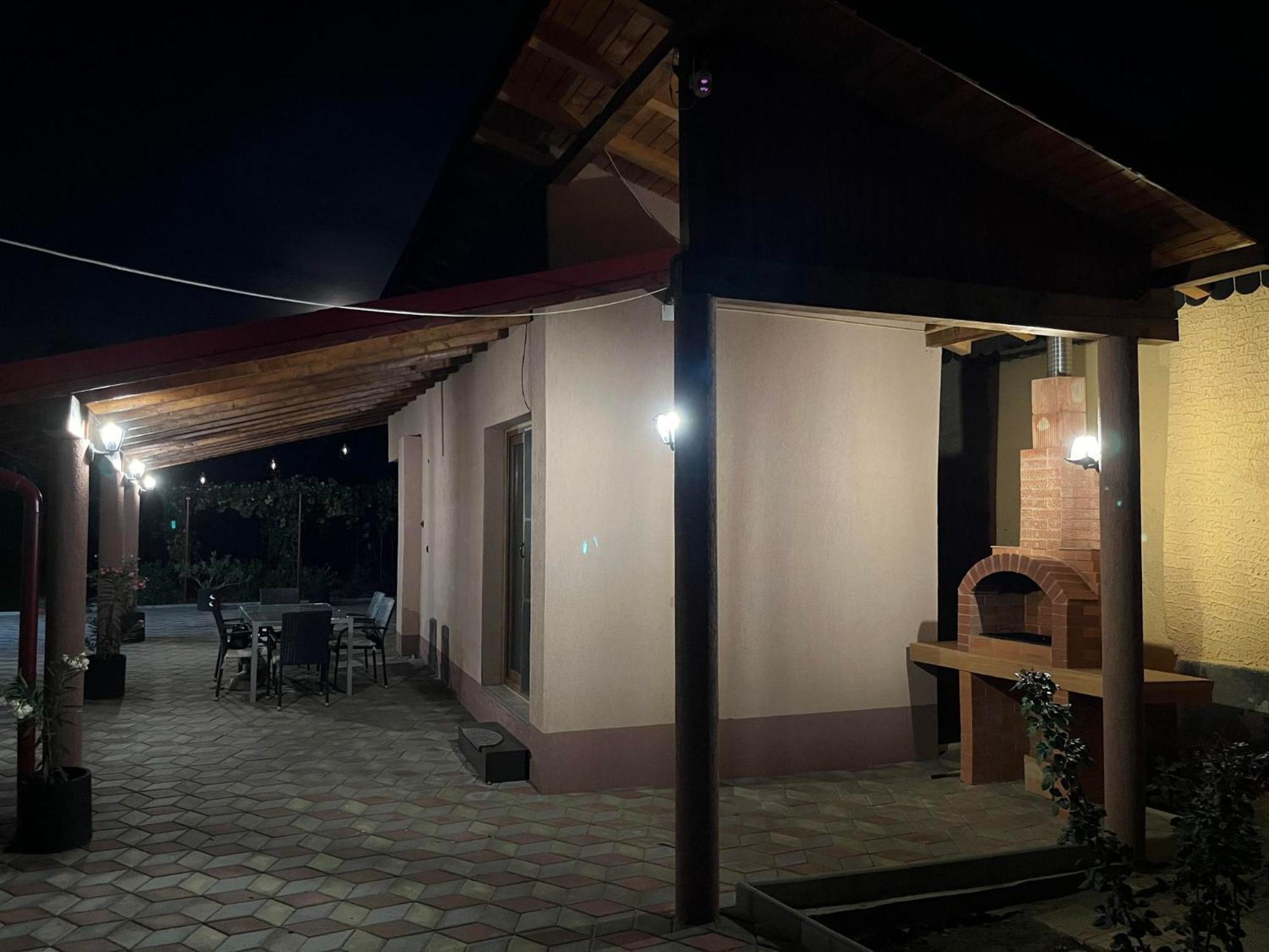 Târgu Jiu La Conac Complex Deluxe Targu-Jiu B&B 외부 사진