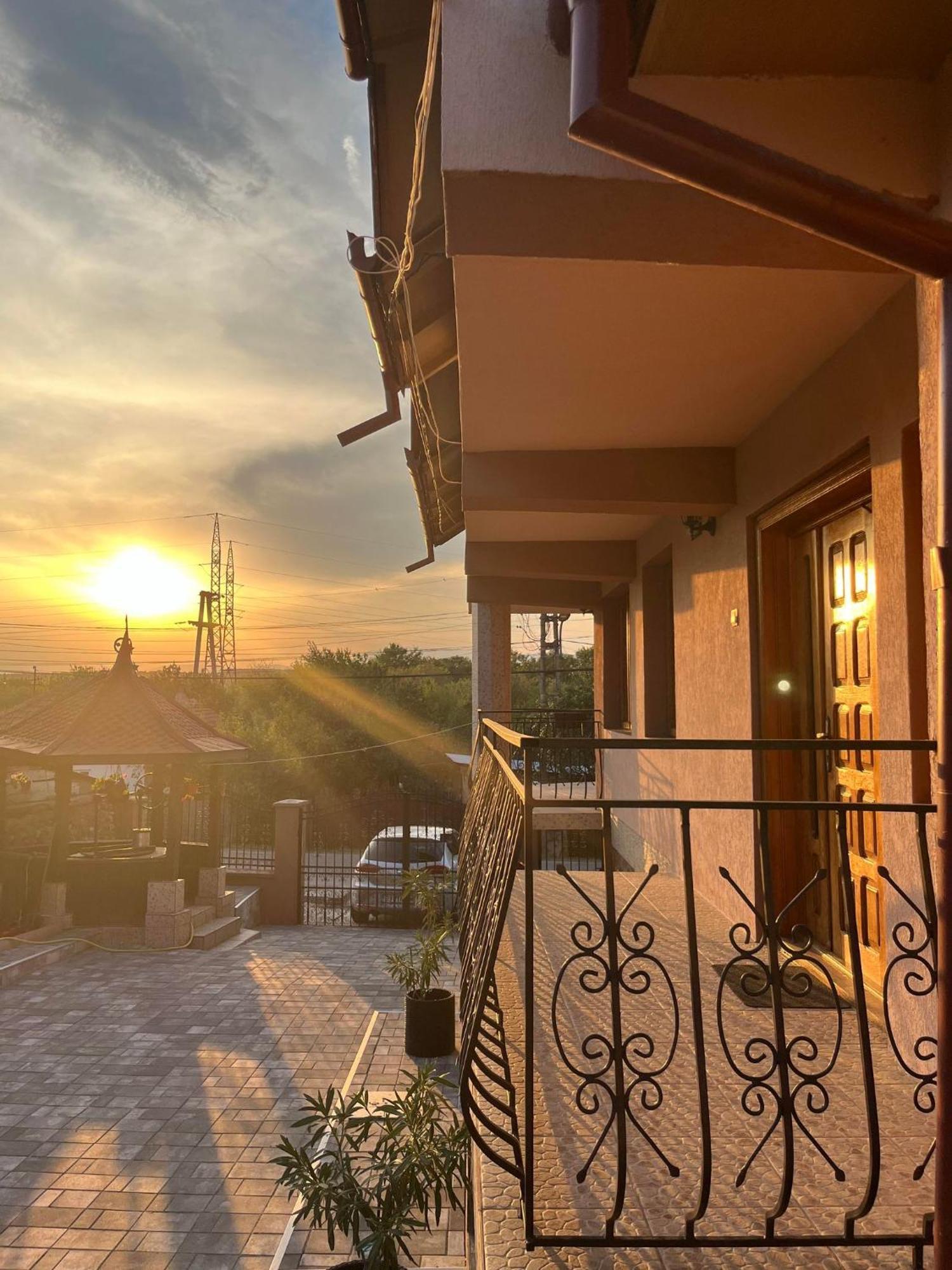 Târgu Jiu La Conac Complex Deluxe Targu-Jiu B&B 외부 사진